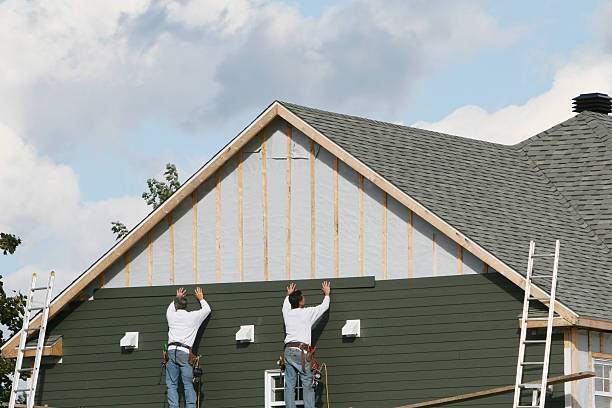 Professional Siding Replacement technician working in Metuchen, NJ